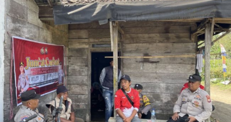 Bhabinkamtibmas Polsek Selupu Rejang Bersama Warga Desa Talang Ulu Laksanakan Jumat Curhat