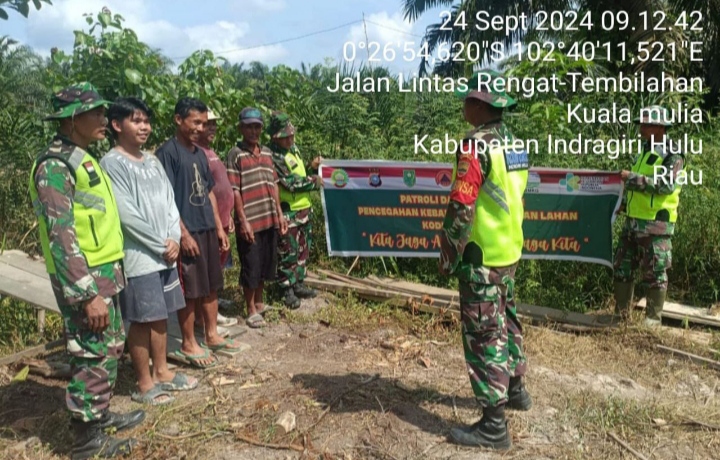 Inginkan Bebas Dari Karhutla Anggota Koramil 01/Rengat Kodim 0302/Inhu Rutin Laksanakan Patroli Dan Sosialisasi.