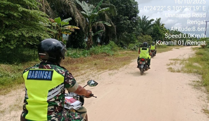 Antisipasi Karhutla Anggota Koramil 01/Rengat Gencar Patroli dan Sosialisasi Karhutla di Wilayah Binaan