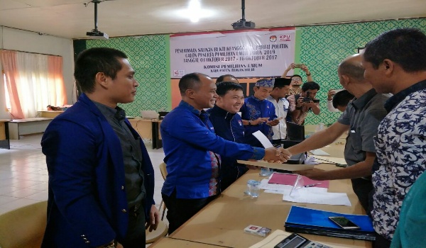 DPD Partai Nasdem Rohil Daftar Ke KPUD Rohil Sebagai Peserta Pemilu