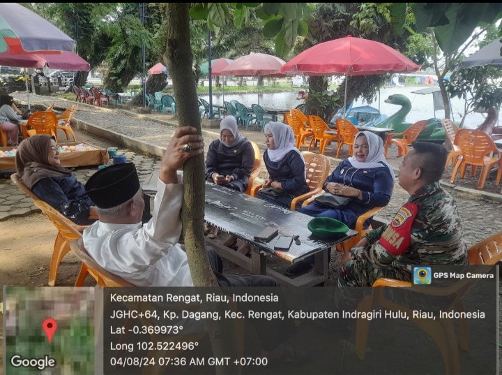 Babinsa Sambangi Aparat Kelurahan Kamdag Guna Perkuat Tali Silahturahmi Dengan Komsos.