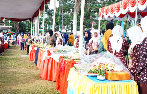 Lomba Nasi Tumpeng Ikut Meriahkan HUT RI Ke 74 di Rejang Lebong