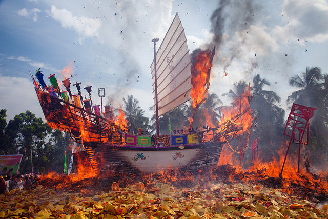 Bakar Tongkang Diharapkan Masuk MURI