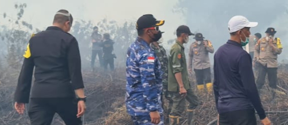 Polres Dumai,Polres Bengkalis Tetap Laksanakan  Tugas Pemadaman Karhutla,Meskipun Hari Raya Idul Fitri