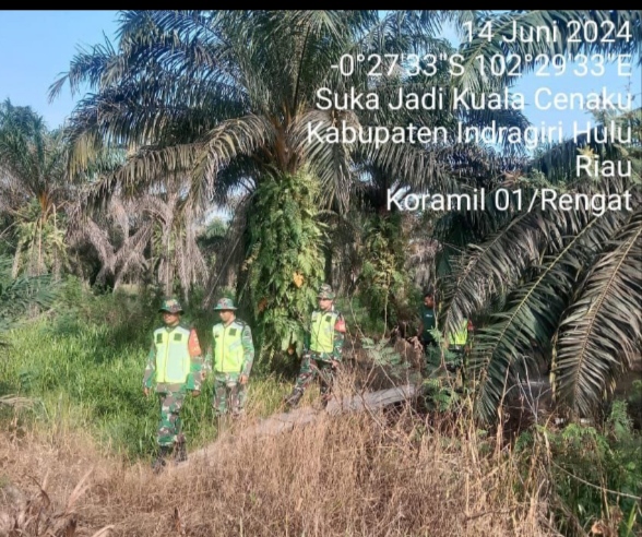 Lakukan Patroli Desa Sukajadi Babinsa Koramil 01/Rgt Sosialisasi Rawan Karhutla di Wilayah Binaan