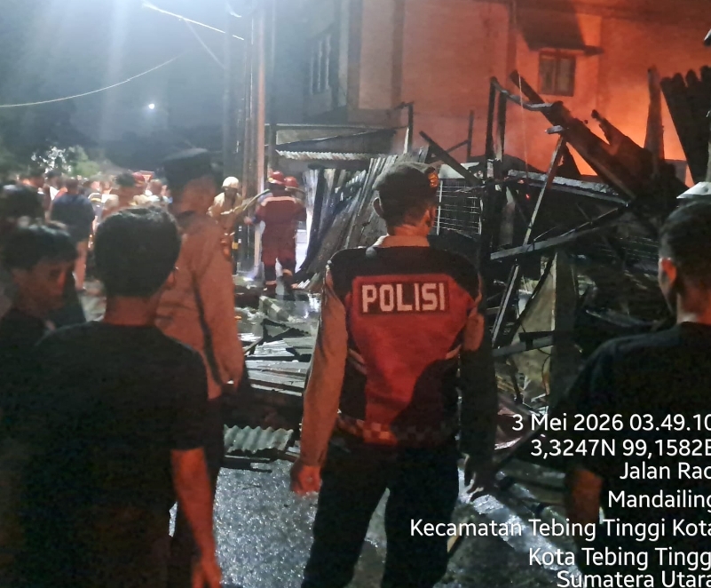 Kebakaran Hanguskan 3 Rumah dan 1 Warung di Tebing Tinggi, Polisi Lakukan Penyelidikan