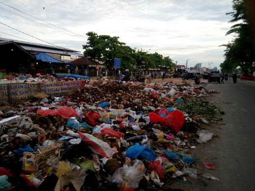 Semalam Suntuk, Kepala DLH Sidak Sampah se-Pekanbaru