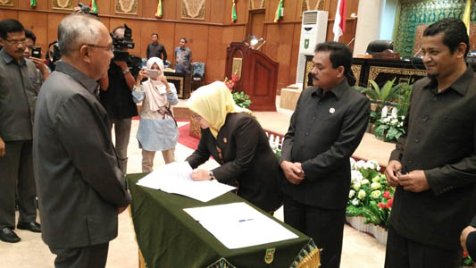 DPRD Riau Sahkan APBD 2017 Sebesar Rp10,4 Triliun
