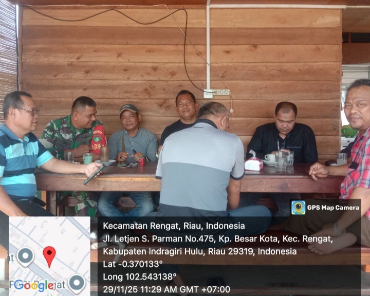 Buat Rencana Untuk Pelebaran Jalan Bersama Warga Masyarakat Bincang Bersama Babinsa