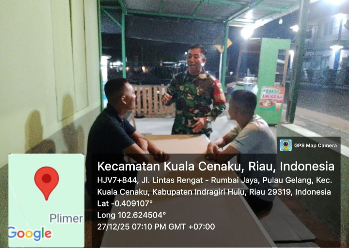 Hindari Terjadinya Kejahatan Babinsa Koramil 01/Rengat Patroli Malam Guna Pastikan Wilayah Binaan Aman