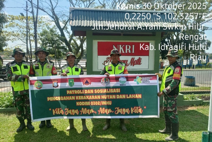 Mengedukasi Desa Kuala Mulia Melalui Sosialisasi Karhutla Oleh  Babinsa Koramil 01/Rengat Kodim 0302/Inhu