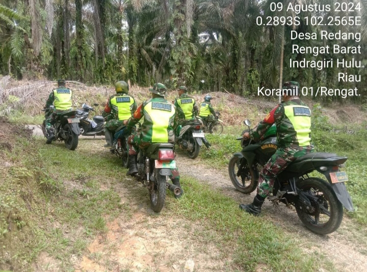 Yakinkan Padam Puntung Rokok Guna Hindari Karhutla ,Babinsa Trus Lakukan Sosialisasi Dan Patroli