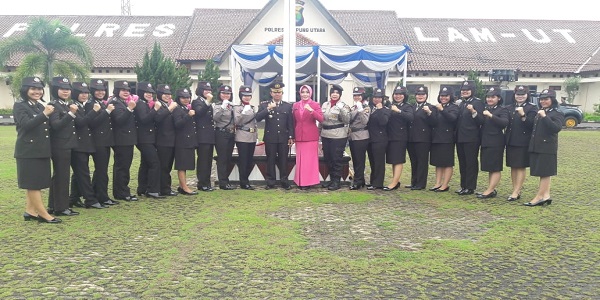 Peringatan Hari Ibu ke-90, Polres Lampung Utara Gelar Upacara