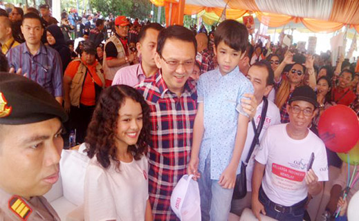 Tiba di Monas, Ahok Diminta Berfoto dengan Dua Anak Anies Baswedan