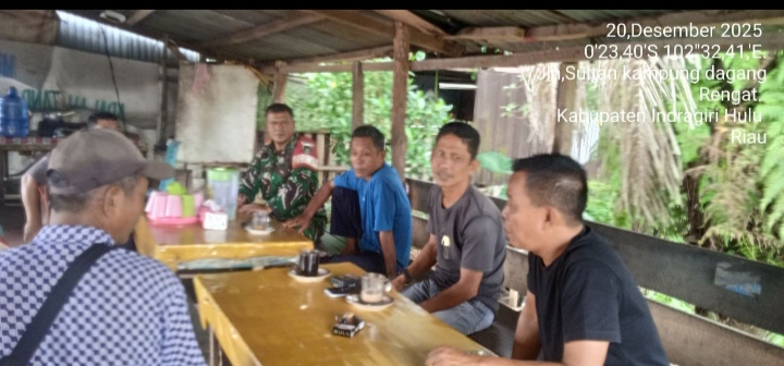 Ciptakan Interaksi Yang Baik Babinsa Tetap Jalin Hubungan Serta Bersirahturami Di Kampung Dagang