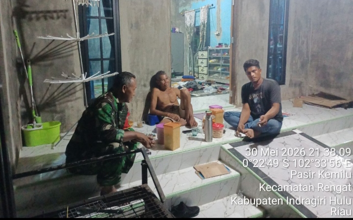 Tetap Jalin Keakraban Dengan Warga Binaan Disela Waktunya Saat Patroli
