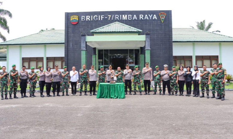 HUT ke 80 TNI, Kapolres Tebing Tinggi Silaturahmi ke Kodim 0204/DS dan Brigif 7/RR