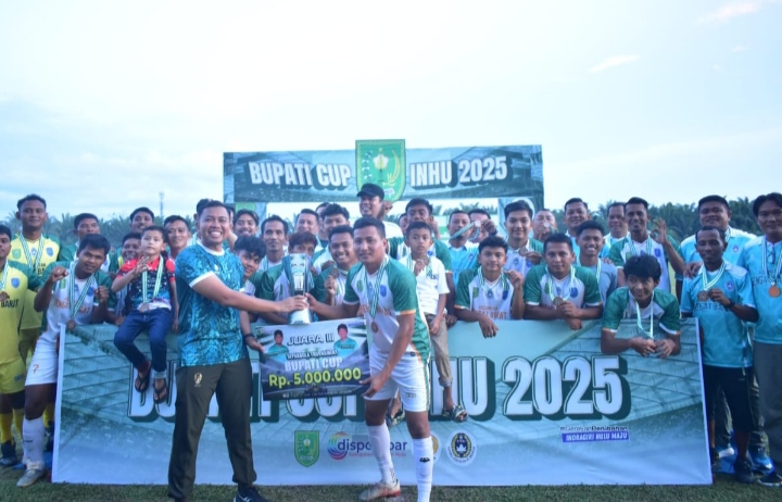 Dandim 0302/I hu Hadiri Pertandingan Final Sepak Bola Perebutkan Piala Bupati Cup Tahun 2025 Sekaligus Pemberian Hadiah Pemenang