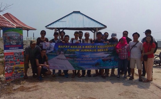 Forjas Adakan Raker di Pulau Tidung