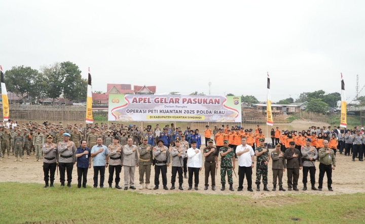 Dandim 0302/Inhu - Kuansing Hadiri Apel Gelar Pasukan Ops Peti Kuantan Tahun 2025 Polda Riau