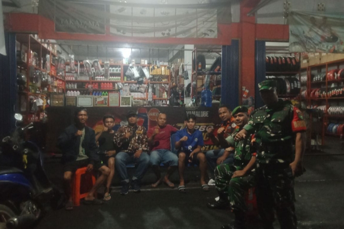 Babinsa Koramil 01/Rengat Komsos dengan Warga Binaan