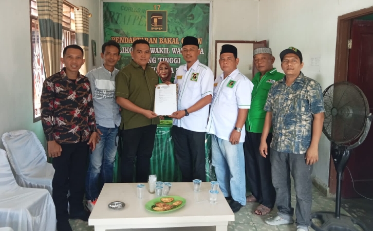 Riski Ramadhan Ambil Formulir Pendaftaran Bacalon Wakil Walikota Tebing Tinggi ke PPP dan Nasdem