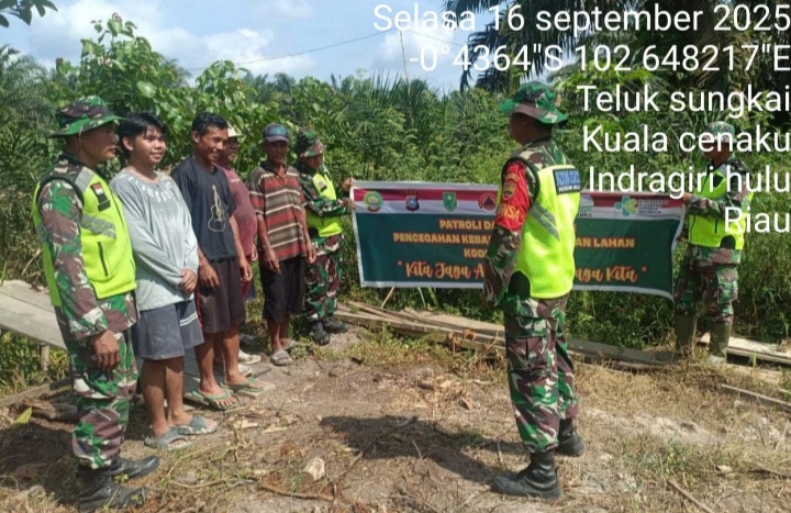 Walau Tidak Ditemukan Titik Api Babinsa Serda Khairul Aidil Putra Tetap Lakukan Patroli Karhutla