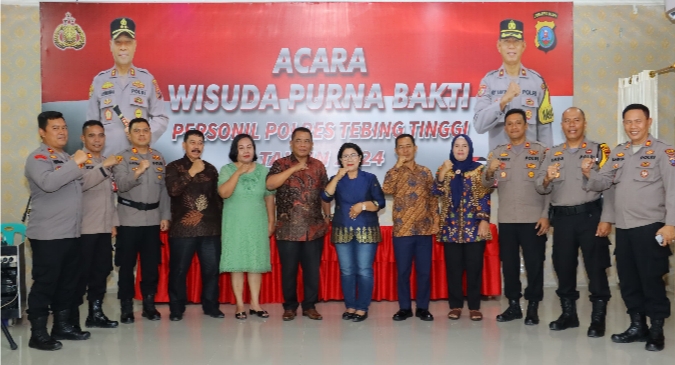 Kapolres Tebing Tinggi Pimpin Wisuda Purna Bakti Personel Yang Memasuki Masa Pensiun