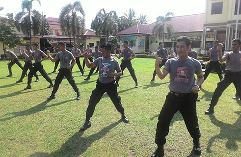 Personel Polres Kampar Tingkatkan Kemampuan Bela Diri