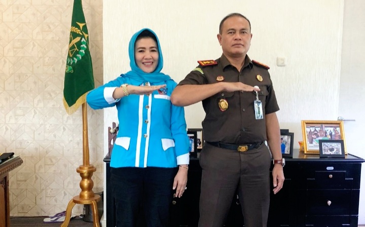 Ketum GANMN Hj Anita Bersama Ketua Pekat IB Lampung Berkunjung ke Kajari Tanggamus