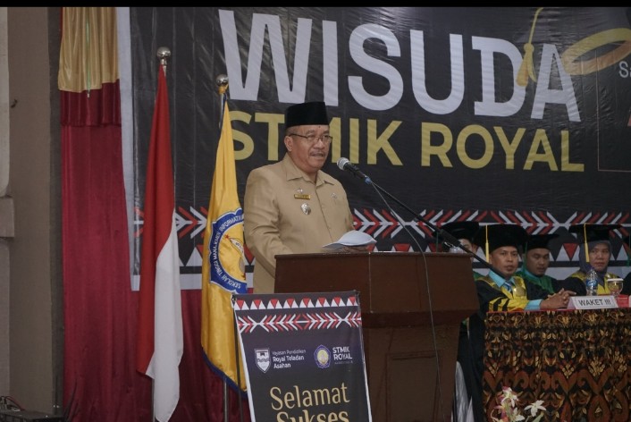 Wakil Bupati Asahan Hadiri Wisuda Sarjana Angkatan -13 STMIK Royal Kisaran