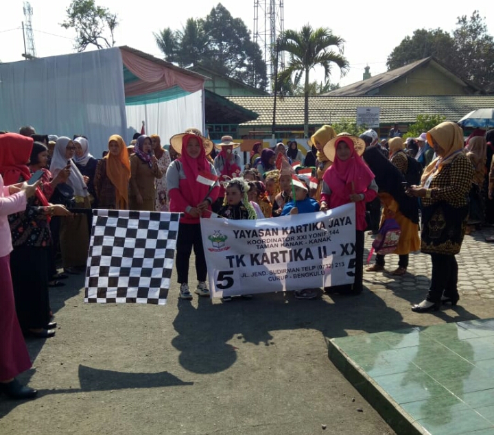 Peringati HUT RI KE-74 Ratusan Anak Ikuti Karnaval