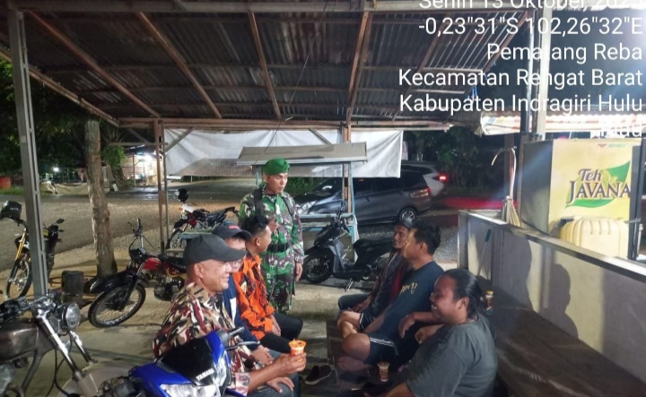 Cegah Rawan Gangguan , Babinsa Lakukan Patroli Malam Bersama Ormas,Wujudkan Keamanan