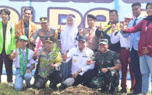 Komandan Kodim 0302/Inhu - Kuansing Hadiri Kunjungan Kapolda Riau Launching SPPG Ke - 11