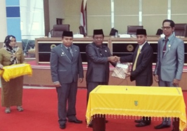 Sidang Paripurna DPRD Rohil Sahkan Lima Perda