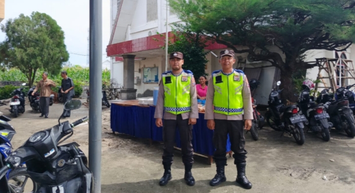 Polsek Rambutan Lakukan Pengamanan Ibadah Minggu di Sejumlah Gereja