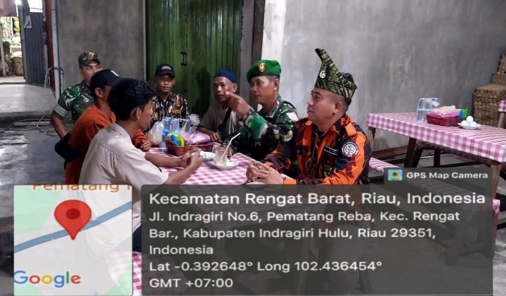 Hidupkan Siskamling Guna Wujudkan Suasana Kondusif, Babinsa Laksanakan Patroli Malam Di Wilayah