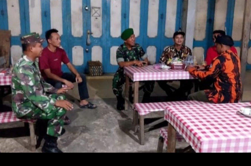 Tugas Rutin Babinsa Dalam Melakukan Patroli Malam Diwilayah Binaan