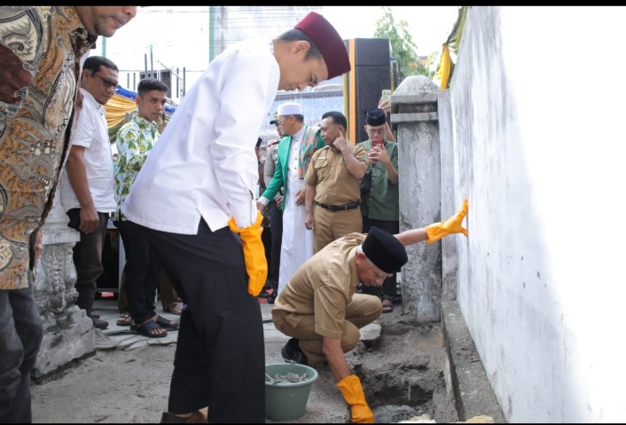 Bupati Asahan Letak Batu Pertama Pembangunan Pintu Gerbang, Kantor Dan Aula SD Al-Washliyah 80 Kisaran