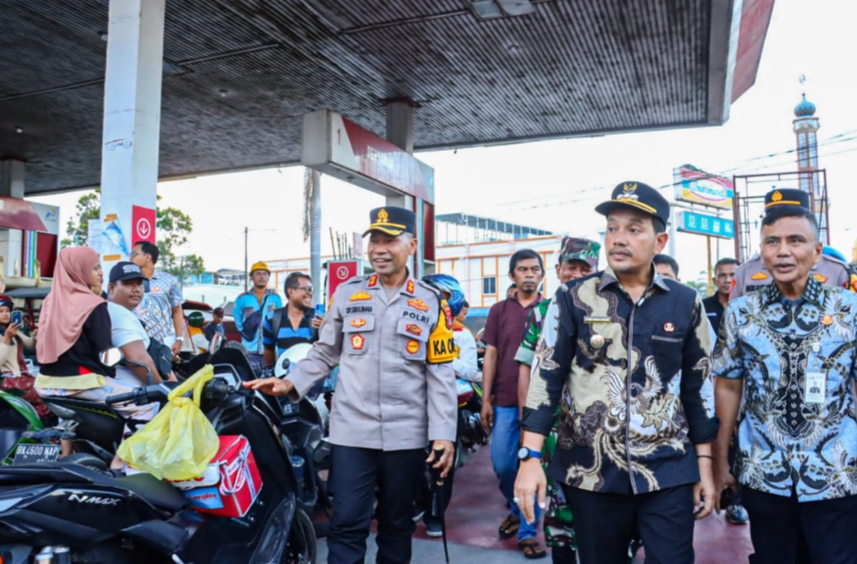 Kapolres Tebing Tinggi Bersama Walikota Tinjau Pendistribusian BBM