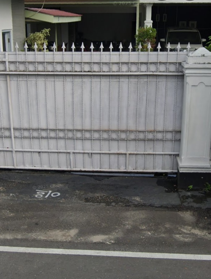 KPK Datangi Rumah Pribadi Plt Gubenur Riau