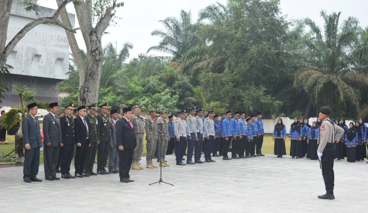 Dandim 0302/Inhu Diwakili Pasi Ops Juga Hadiri Upacara Hari Pahlawan  Tahun 2025 Di TMP Indra Bhakti