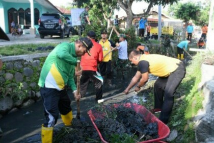 Sambut Hari Jadi,  Wali Kota Tebingtinggi pimpin langsung Gotong royong massal