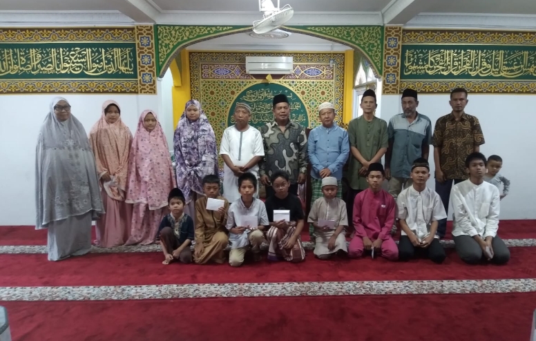 Masyarakat di Sekitar Mesjid Hikmah Merasakan Ketidakadilan dalam Pembagian Santunan Anak Yatim