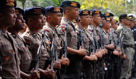 Personel TNI-Polri Siaga di Depan Gedung DPR