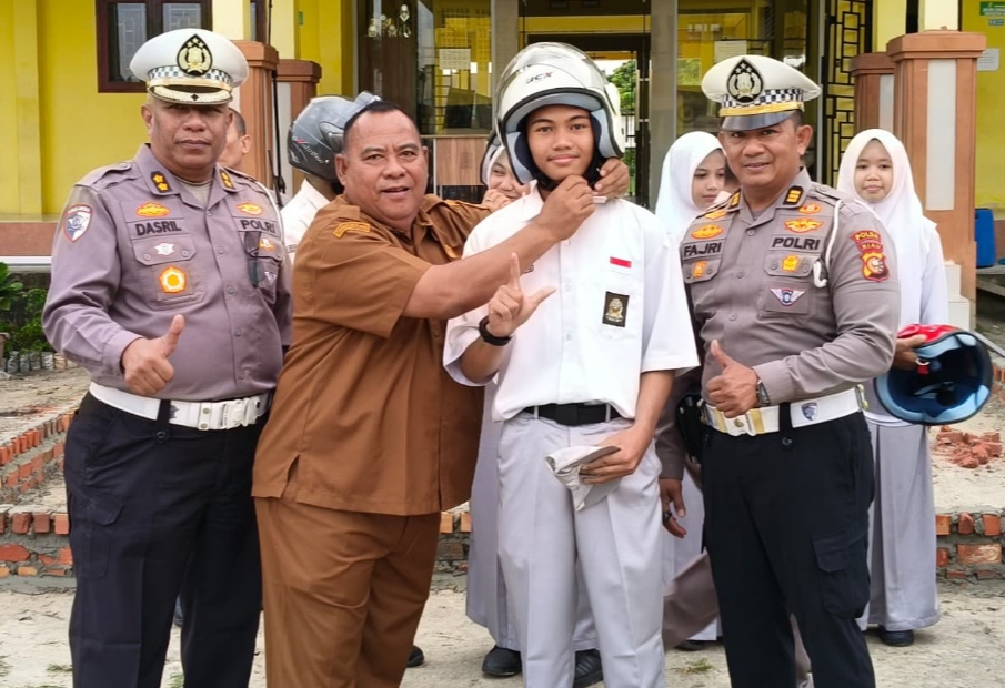 Police Goes to School, Ditlantas Polda Riau Tanamkan Budaya Tertib Lalu Lintas di SMAN 19 Pekanbaru