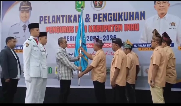 Ketua PWI Riau Resmi Melantik Kasmedi Sebagai Ketua PWI Kabupaten Inhu﻿