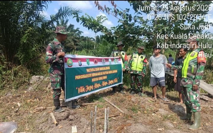 Karhutla Merupakan Tanggung Jawab Bersama Maka Babinsa Himbau Masyarakat Untuk Bersama Cegahnya