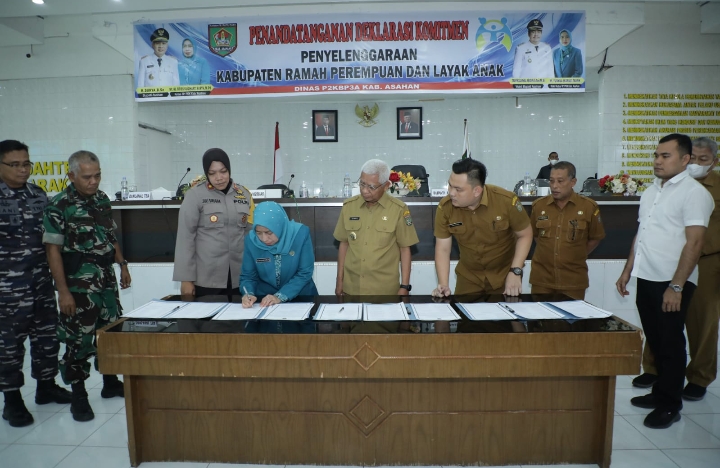 Penandatangan Deklarasi Komitmen Penyelenggaraan Kabupaten Ramah Perempuan Dan Layak Anak