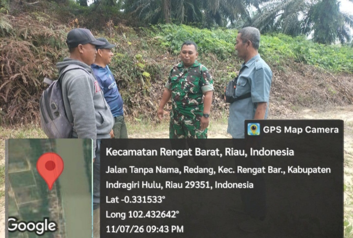 Babinsa Koramil 01/Rengat Ajak Petani Tingkatkan Keselamatan dan Keamanan Kebun Sawit